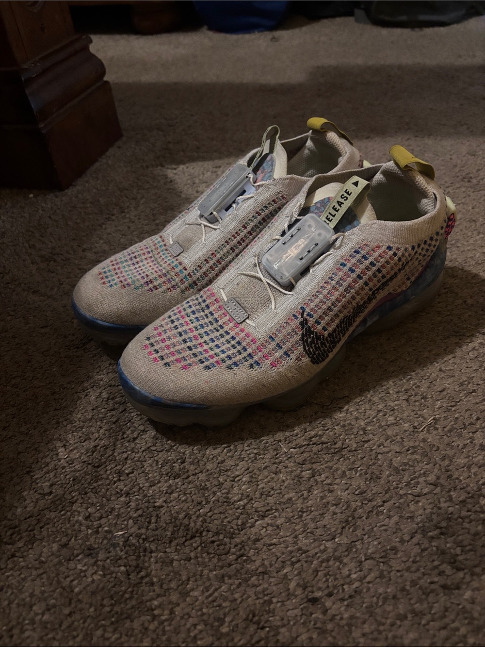 Nike Men’s Beige Multicolor Flyknit VaporMax Sneakers